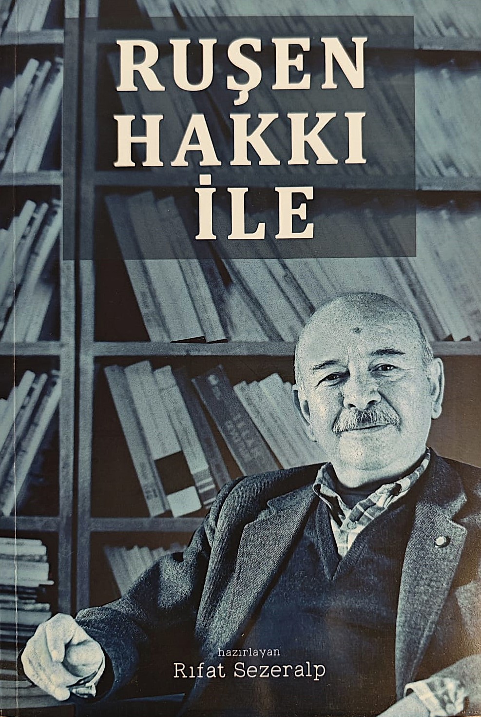 Ruşen Hakkı Özpençe (1936, Kütahya – 2011, İzmit) — Şair, yazar ve gazeteci.